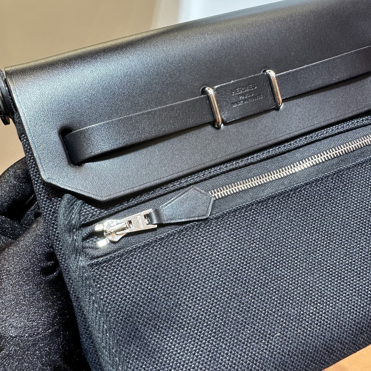 愛馬仕包包香港網站地址Hermes Mini Herbag 20 迷你黑色斜挎包經典款單肩包