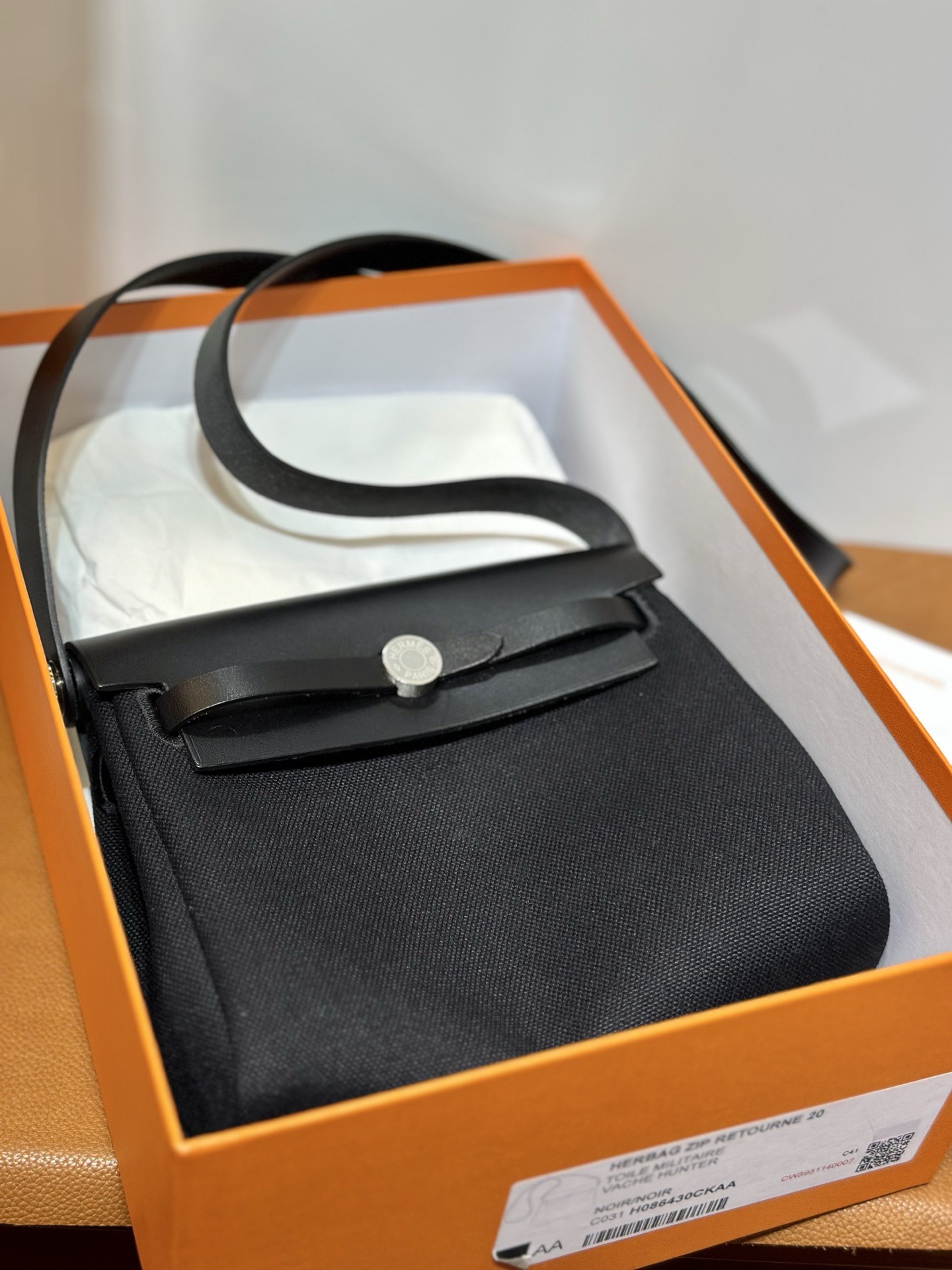 愛馬仕包包香港網站地址Hermes Mini Herbag 20 迷你黑色斜挎包經典款單肩包