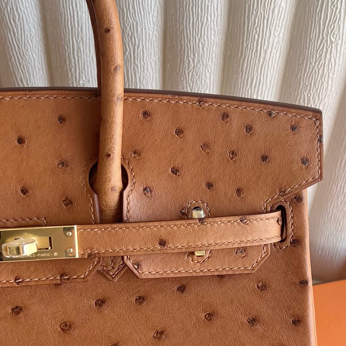 新加坡愛馬仕鉑金包25寸專櫃價格 Hermes Birkin 25 Ostrich Gold金棕色 金色五金