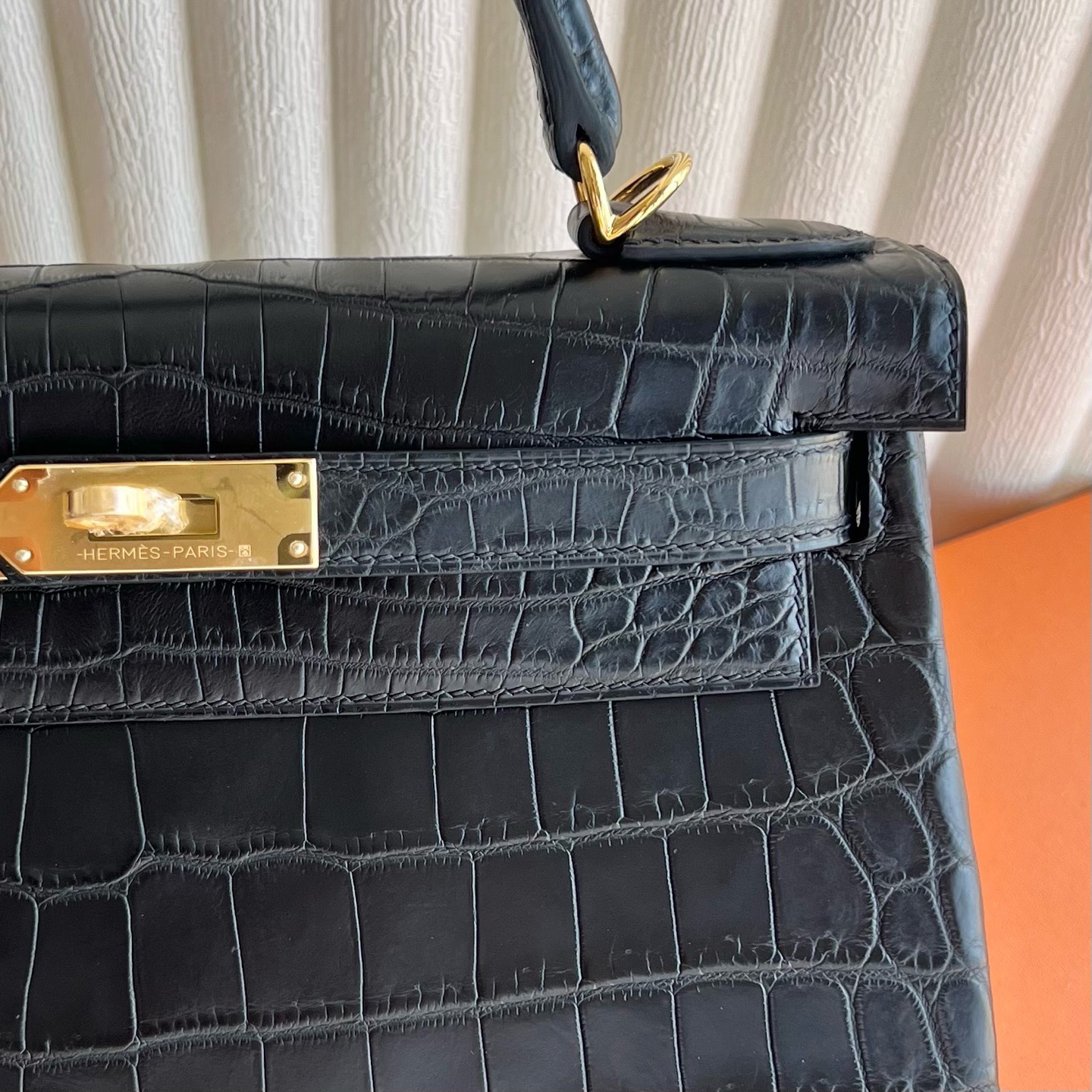 馬來西亞愛馬仕凱莉28寸包多少錢 Hermes Kelly Retourne 28 Matte Nilo Crocodile 黑色金色五金