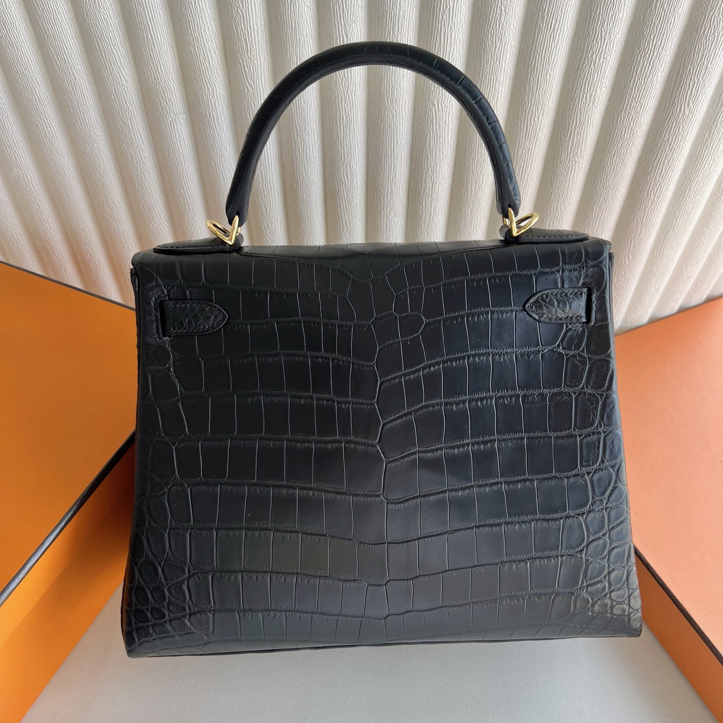 馬來西亞愛馬仕凱莉28寸包多少錢 Hermes Kelly Retourne 28 Matte Nilo Crocodile 黑色金色五金