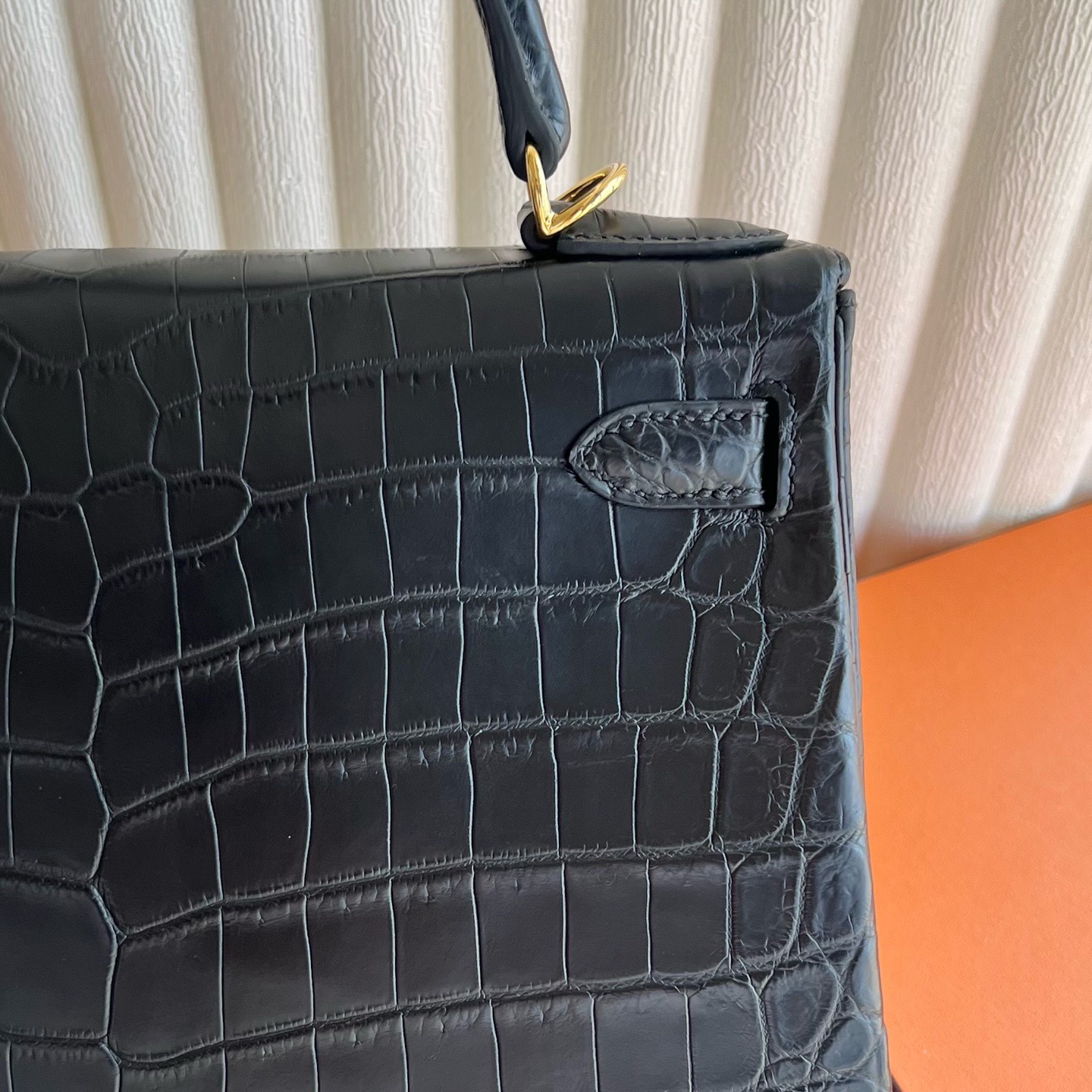 馬來西亞愛馬仕凱莉28寸包多少錢 Hermes Kelly Retourne 28 Matte Nilo Crocodile 黑色金色五金