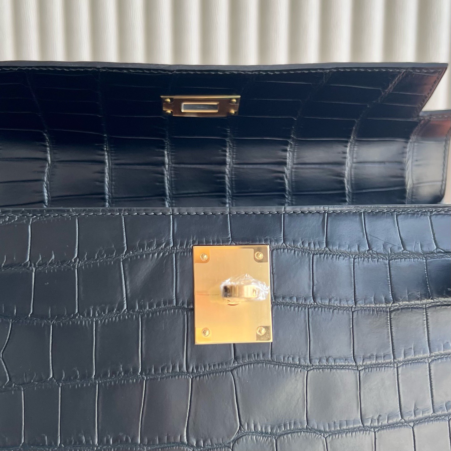 馬來西亞愛馬仕凱莉28寸包多少錢 Hermes Kelly Retourne 28 Matte Nilo Crocodile 黑色金色五金