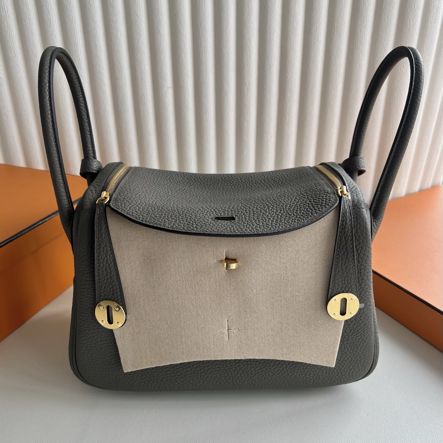 愛馬仕琳迪包26越南價格多少Hermes Lindy 26 Clemence 8F Etain錫器灰