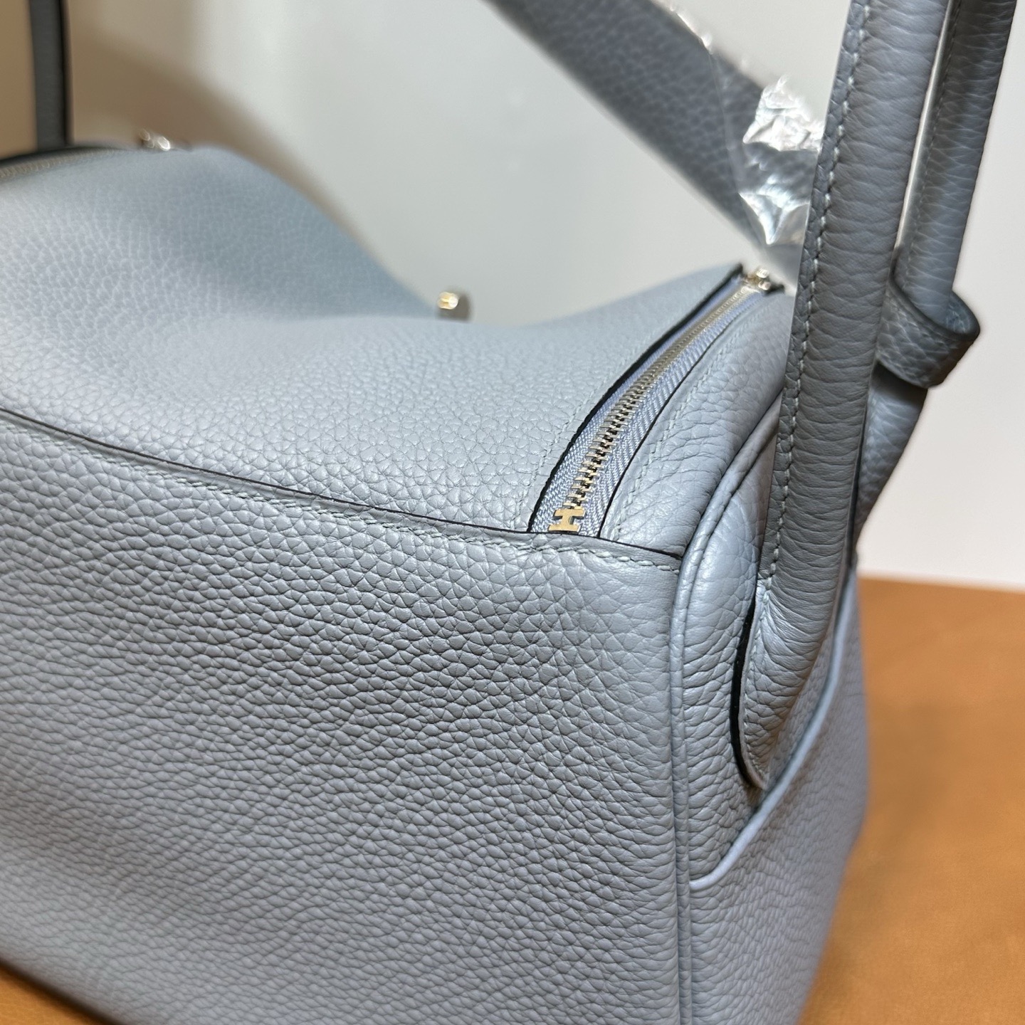 愛馬仕琳迪包香港售價多少 Hermes Lindy 26 Clemence J7 Bleu Lin亞麻藍銀色五金
