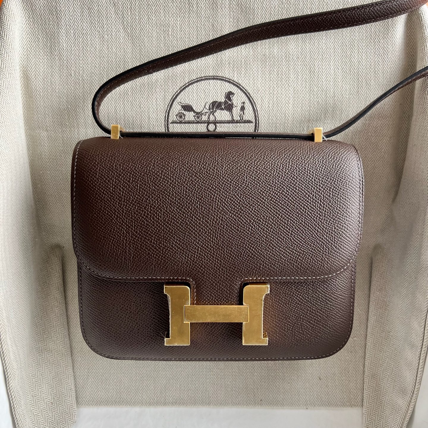 愛馬仕康康的刻印在哪 Hermes Constance 18 Epsom Chocolate巧克力 金色五金-Qatar Kuwait Hermes Birkin Kelly Lindy bag 愛馬仕康康的刻印在哪 Hermes Constance 18 Epsom Chocolate巧克力 金色五金