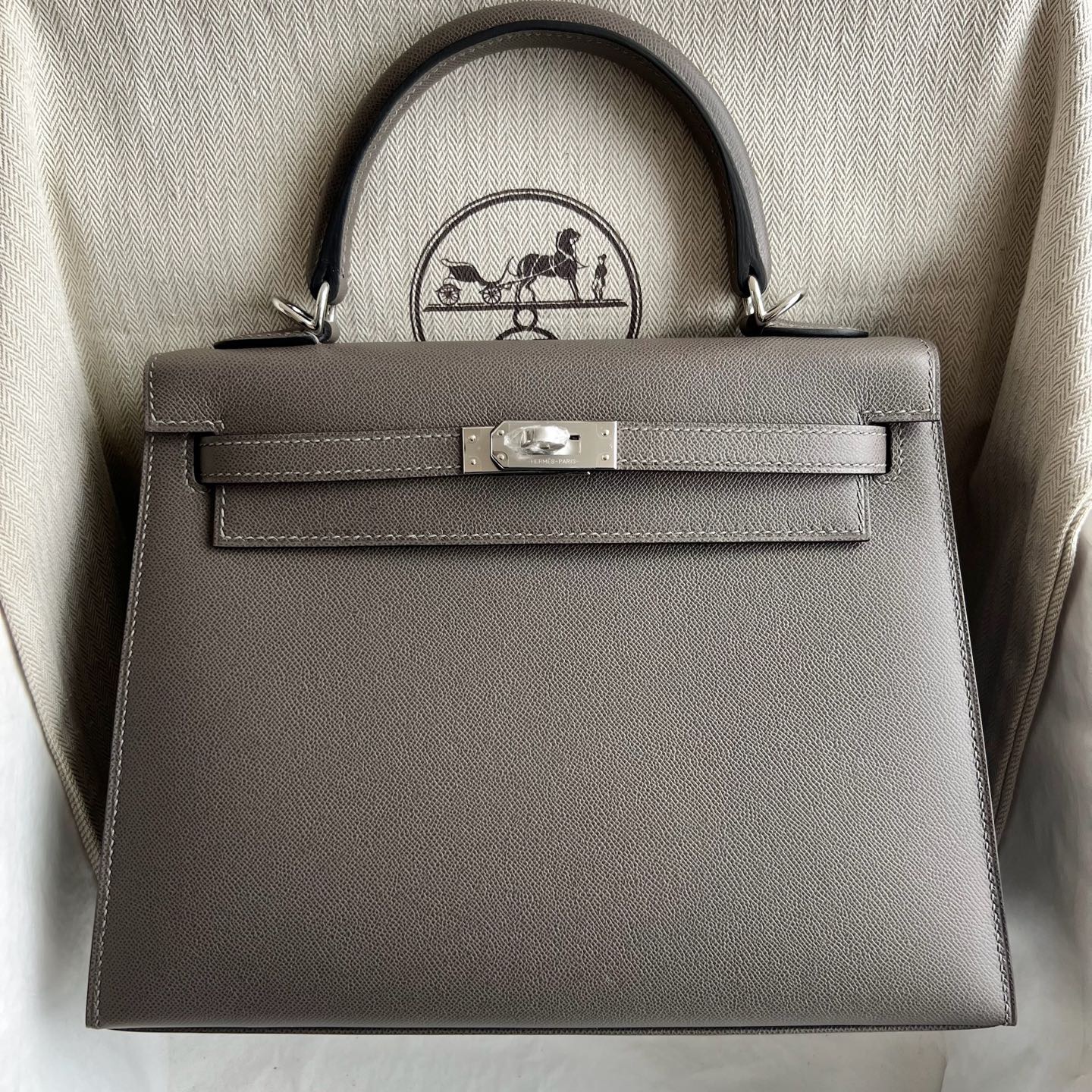 愛馬仕Kelly包台灣價格 Hermes Kelly Sellier 25 Madame 0L Gris Meyer 积雨云灰