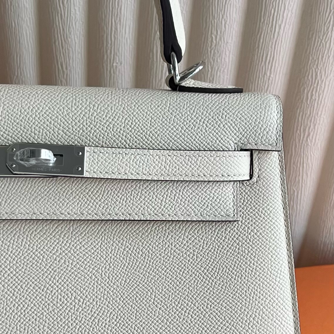 馬來西亞愛馬仕凱莉25專櫃價格 Hermes Kelly Sellier 25 Epsom Nata奶油白內拼奶茶色-Qatar Kuwait Hermes Birkin Kelly Lindy bag 馬來西亞愛馬仕凱莉25專櫃價格 Hermes Kelly Sellier 25 Epsom Nata奶油白內拼奶茶色