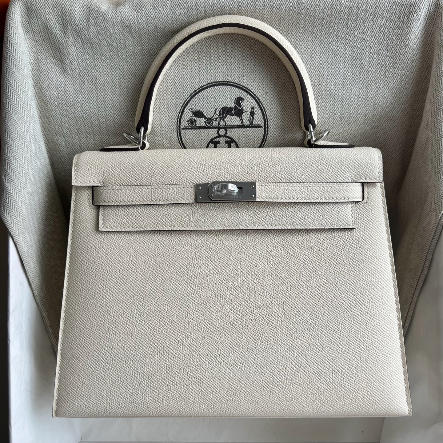 馬來西亞愛馬仕凱莉25專櫃價格 Hermes Kelly Sellier 25 Epsom Nata奶油白內拼奶茶色-Qatar Kuwait Hermes Birkin Kelly Lindy bag 馬來西亞愛馬仕凱莉25專櫃價格 Hermes Kelly Sellier 25 Epsom Nata奶油白內拼奶茶色