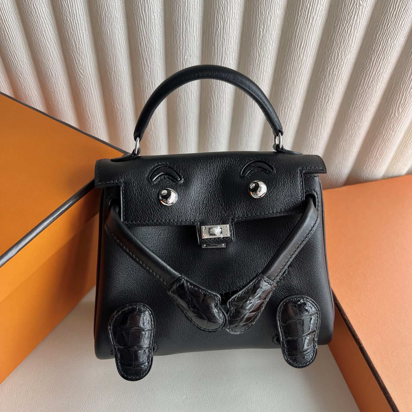 愛馬仕包包香港太古廣場專賣店 Hermes Kelly doll Touch Swift/Shiny Alligator Noir黑色