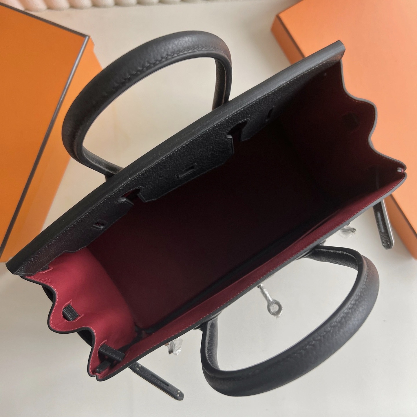 愛馬仕birkin 30包包吉隆玻價格一覽表Hermes Birkin 30 Barenia Noir黑色內拼Rouge Grenat石榴紅