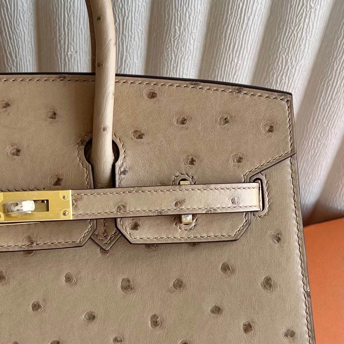 愛馬仕鉑金包多少錢專櫃 Hermes Birkin 25 Sellier Ostrich 0M奶茶色Chai-Qatar Kuwait Hermes Birkin Kelly Lindy bag 愛馬仕鉑金包多少錢專櫃 Hermes Birkin 25 Sellier Ostrich 0M奶茶色Chai