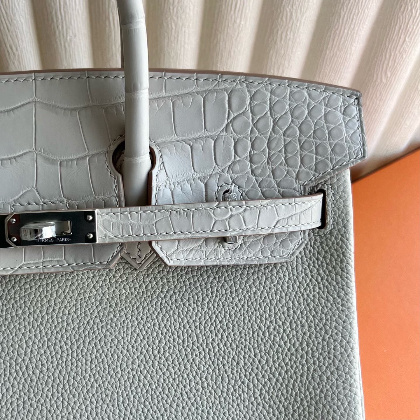 愛馬仕鉑金包包圖片及泰國價格 Hermes Birkin 25 Touch Togo/Matte Alligator Crocodile 8L冰川白Beton