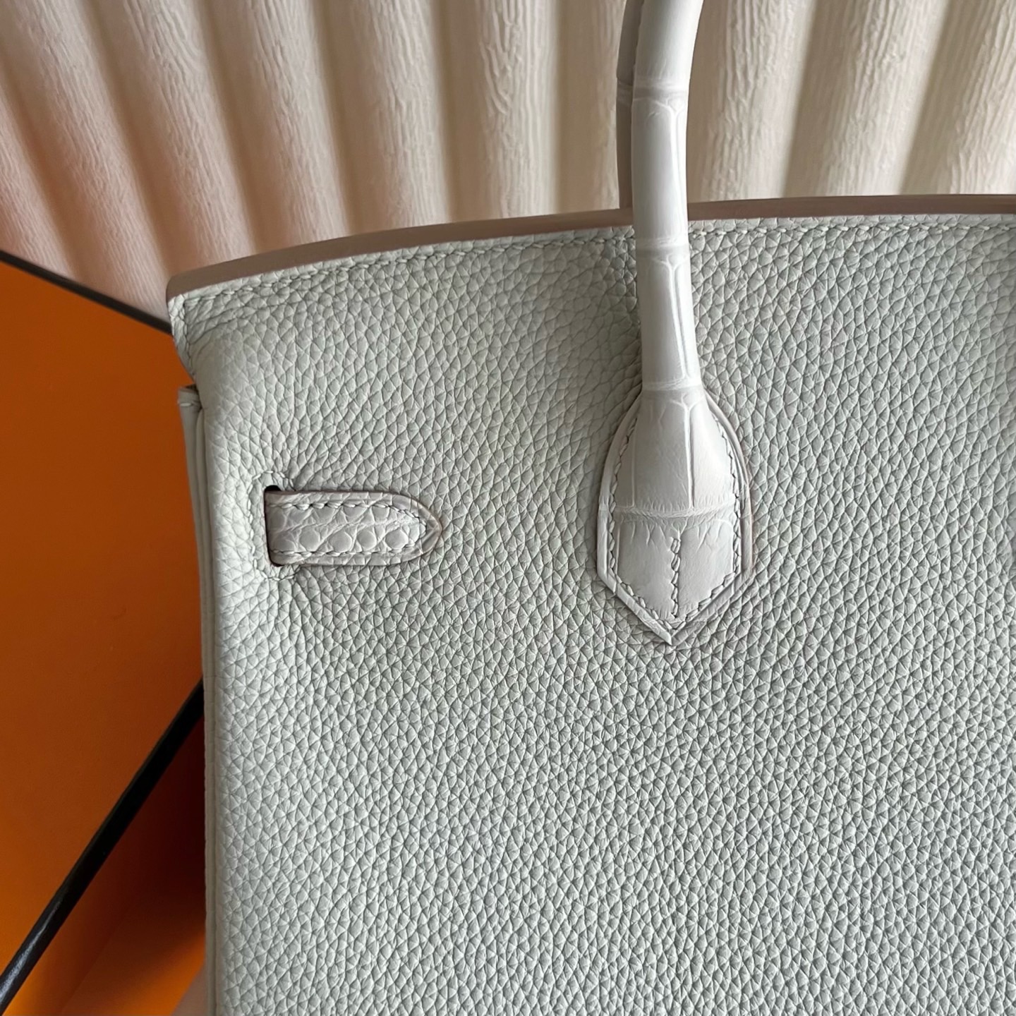 愛馬仕鉑金包包圖片及泰國價格 Hermes Birkin 25 Touch Togo/Matte Alligator Crocodile 8L冰川白Beton