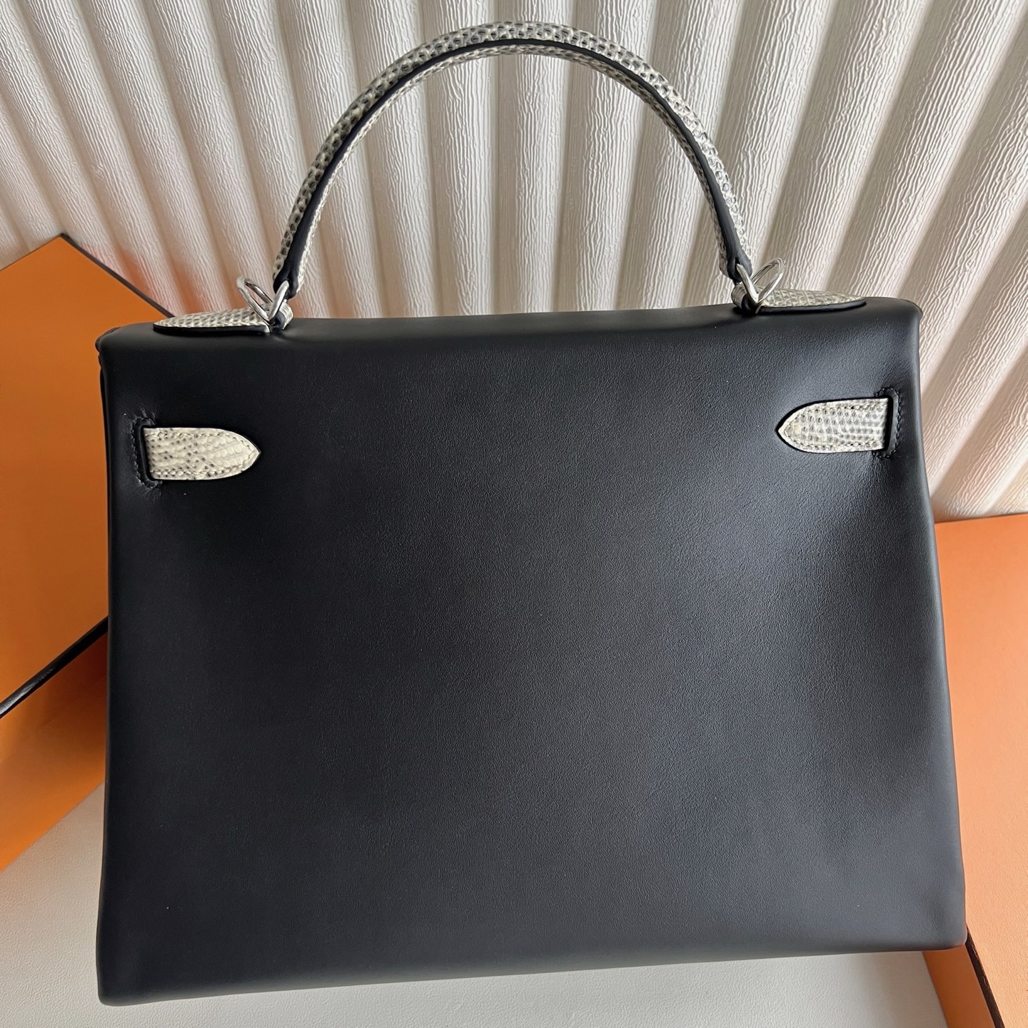 愛馬仕凱莉包回收多少錢 Hermes Kelly 32 Touch Swift/Lizard Noir黑色/1B Ombre原色蜥蜴