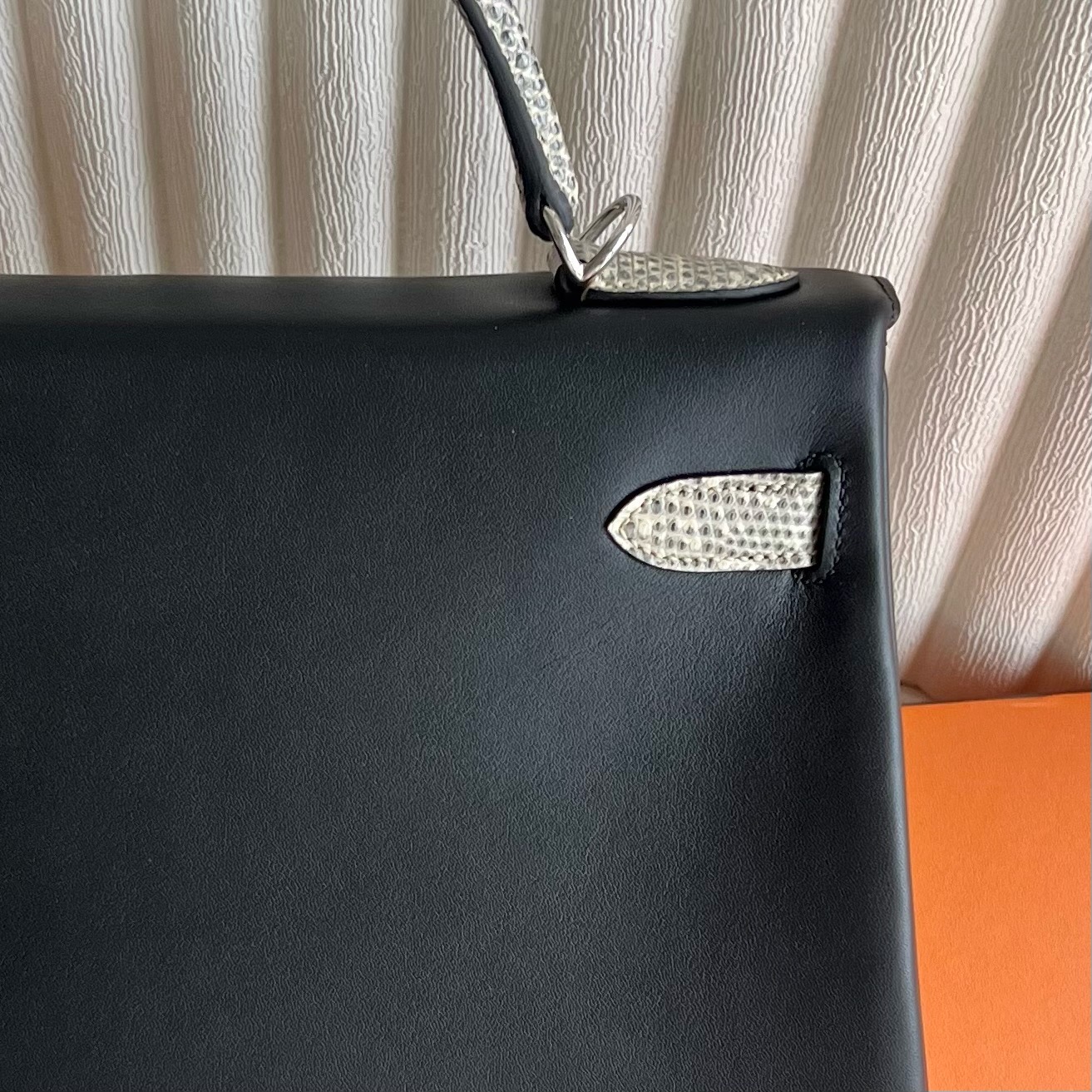 愛馬仕凱莉包回收多少錢 Hermes Kelly 32 Touch Swift/Lizard Noir黑色/1B Ombre原色蜥蜴