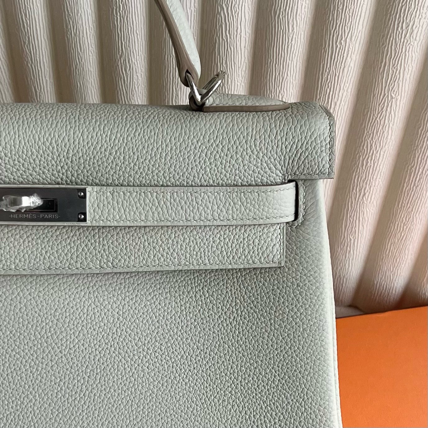 愛馬仕凱莉包對比圖 Hermes Kelly Retourne 32 Togo Gris Perle珍珠灰-Qatar Kuwait Hermes Birkin Kelly Lindy bag 愛馬仕凱莉包對比圖 Hermes Kelly Retourne 32 Togo Gris Perle珍珠灰
