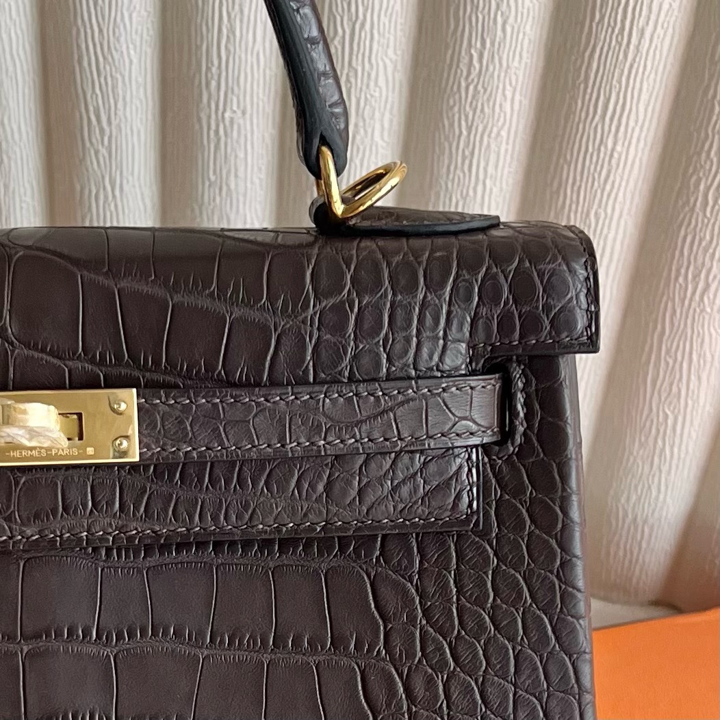 愛馬仕凱莉包細節圖 Hermes Kelly Retourne 25 Matte Alligator Crocodile Chocolate巧克力