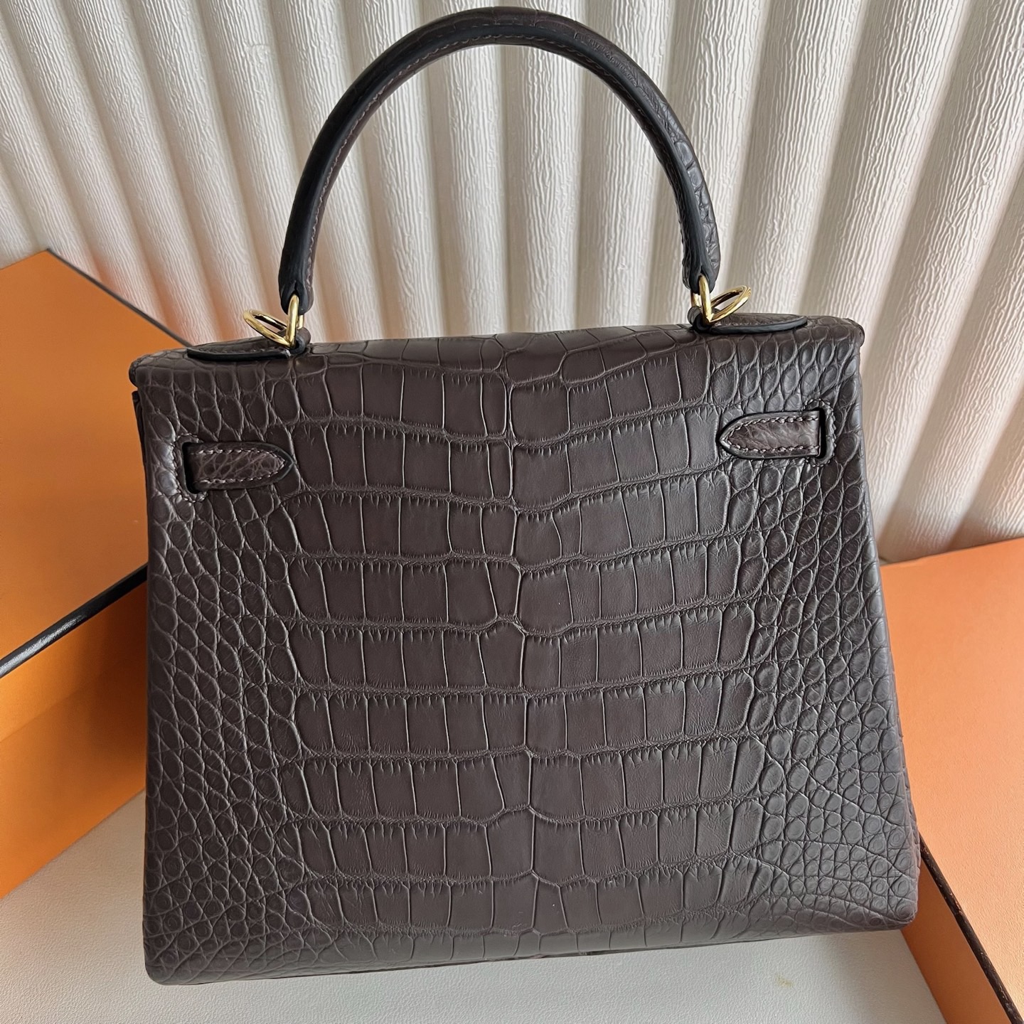愛馬仕凱莉包細節圖 Hermes Kelly Retourne 25 Matte Alligator Crocodile Chocolate巧克力
