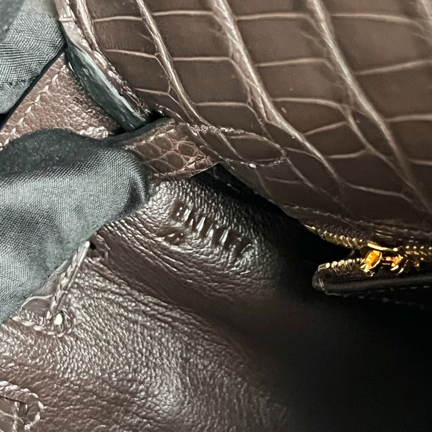愛馬仕凱莉包細節圖 Hermes Kelly Retourne 25 Matte Alligator Crocodile Chocolate巧克力