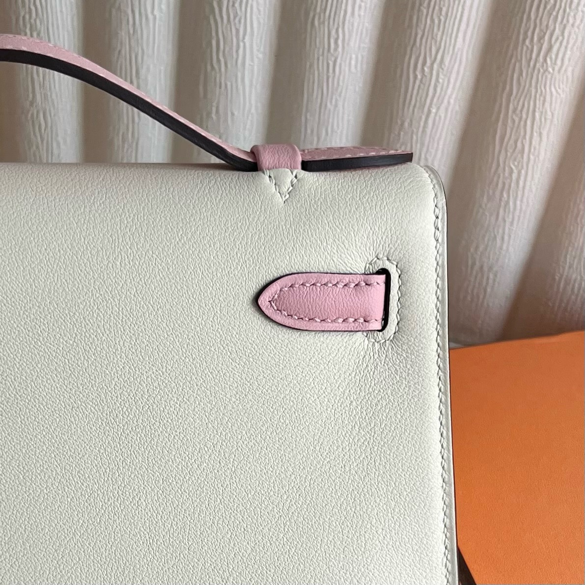 泰國愛馬仕包包價格 Hermes Mini Kelly Pochette Swift Nata 奶油白/Rose Sakura櫻花粉-Qatar Kuwait Hermes Birkin Kelly Lindy bag 泰國愛馬仕包包價格 Hermes Mini Kelly Pochette Swift Nata 奶油白/Rose Sakura櫻花粉