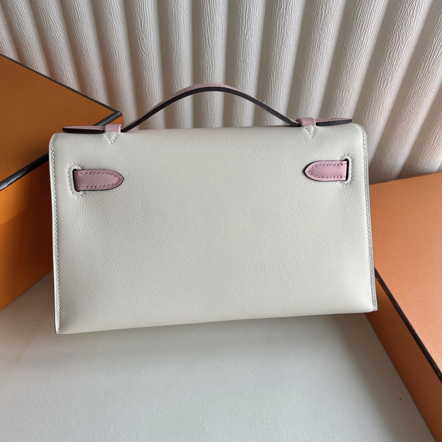 泰國愛馬仕包包價格 Hermes Mini Kelly Pochette Swift Nata 奶油白/Rose Sakura櫻花粉-Qatar Kuwait Hermes Birkin Kelly Lindy bag 泰國愛馬仕包包價格 Hermes Mini Kelly Pochette Swift Nata 奶油白/Rose Sakura櫻花粉